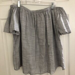 GAP Sz L Off The Shoulder Top